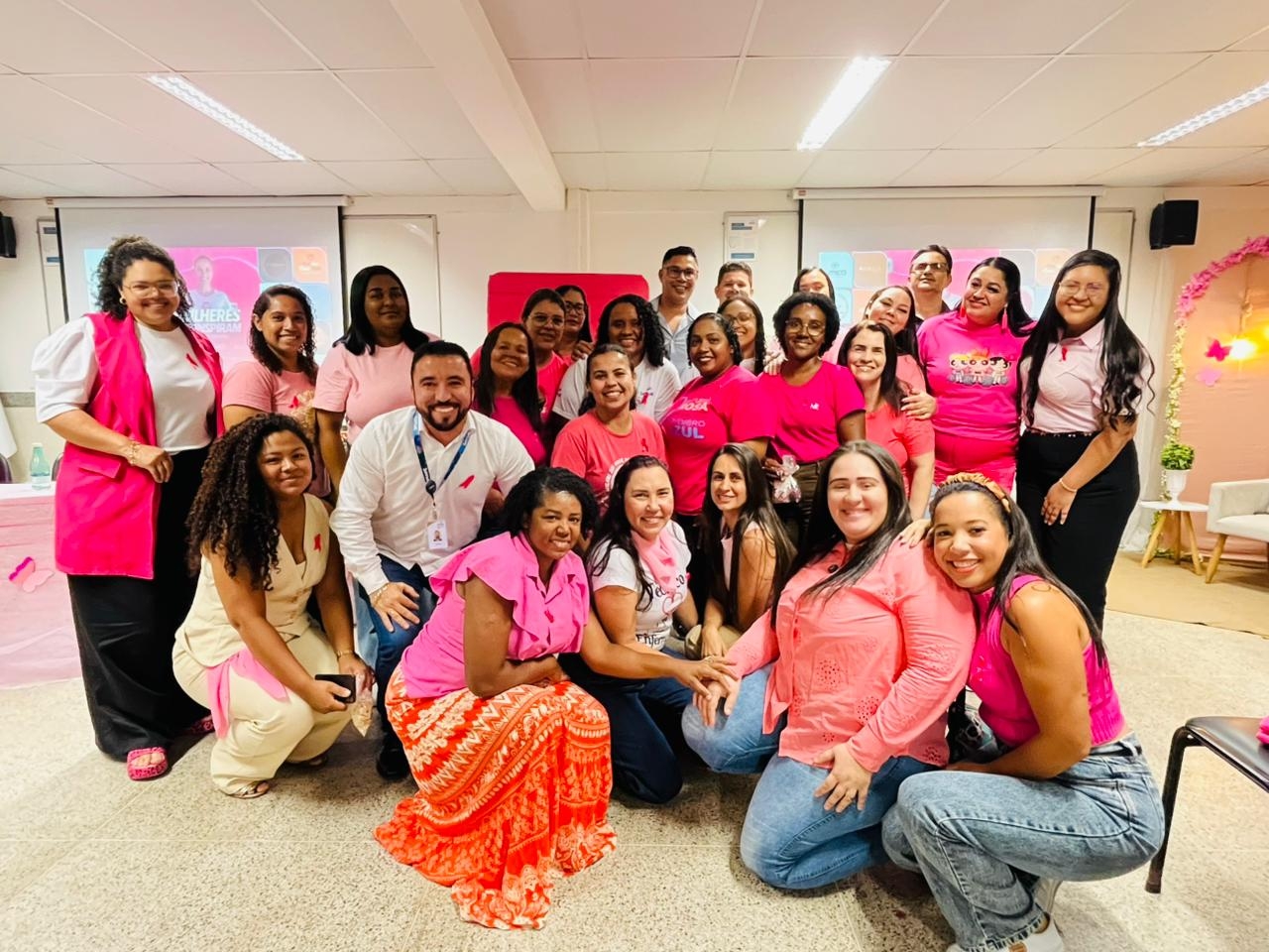 Com histórias de superação, alunos do curso Técnico em Enfermagem do Senac de Linhares promovem evento sobre prevenção ao câncer de mama