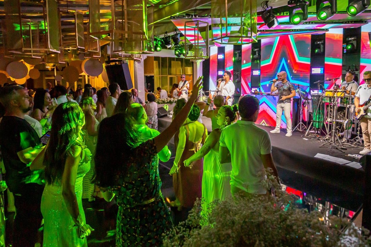 A chegada de 2026 é celebrada com sabor, música e vista privilegiada de ...